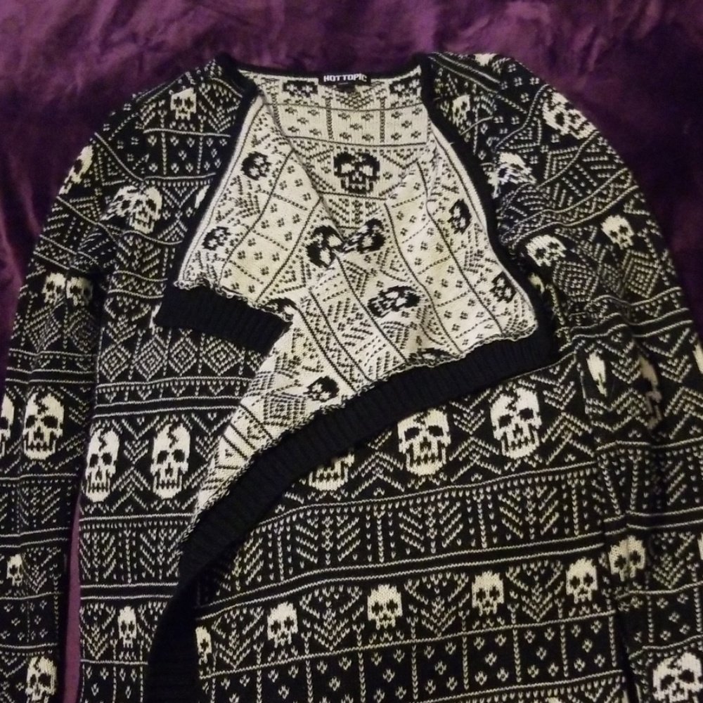 Hot Topic skull print long cardigan